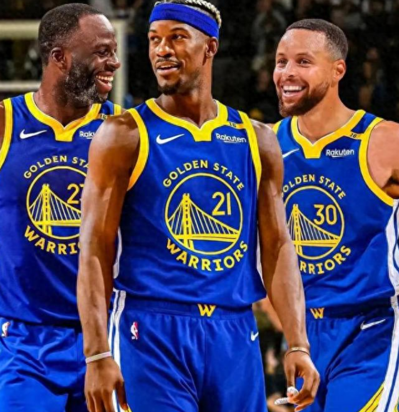 库里重要时刻出色防守，独行侠带队取胜！