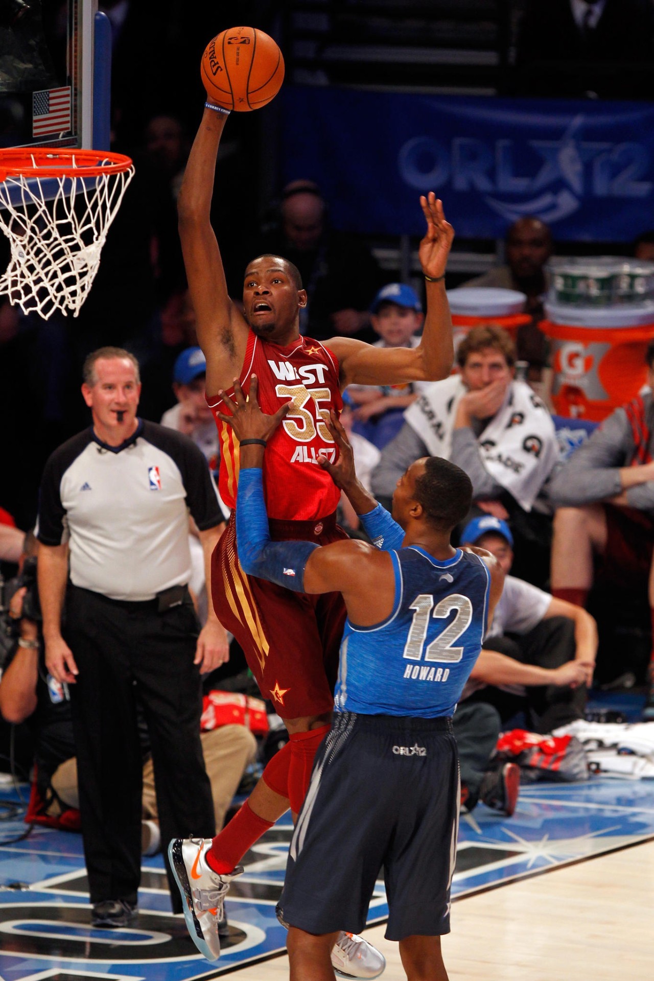 开云体育-包含赛地聚焦：全明星赛赛后热度飙升，孟菲斯灰熊豪取连胜，压力陡增，纪律约束更严格的词条-开云体育